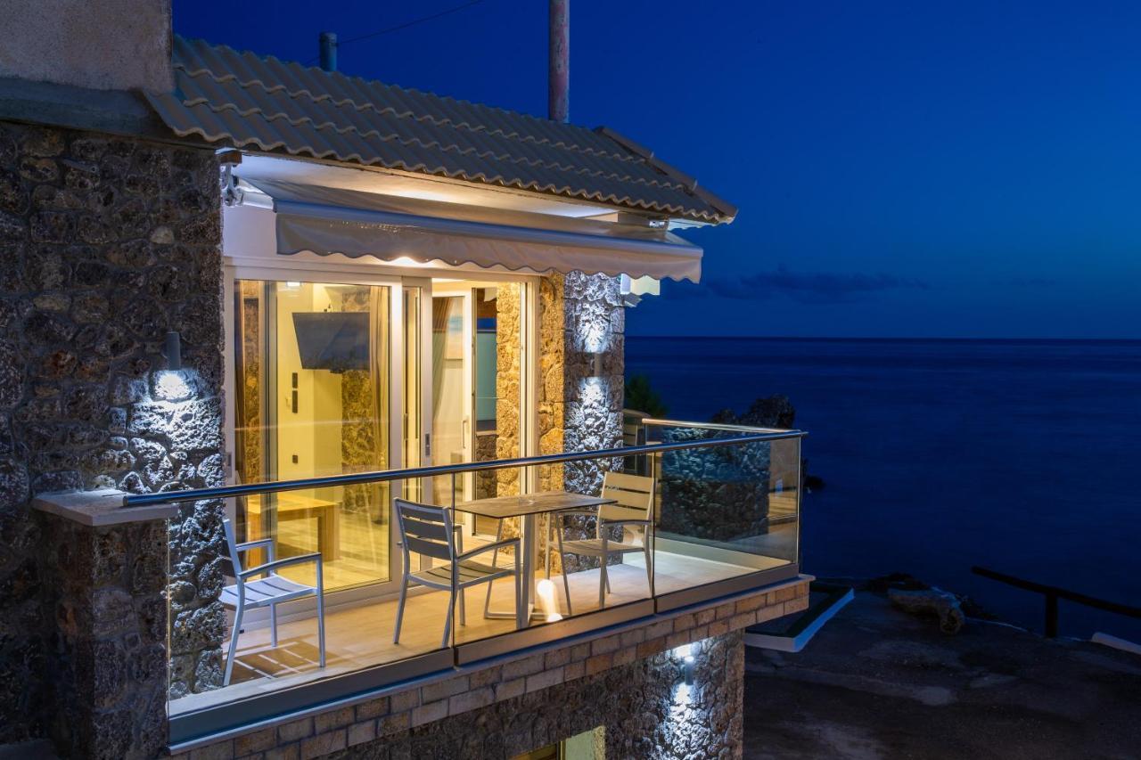 Black Rocks Family, Luxury Seafront Beach Maisonette Agios Gordios  Exteriör bild