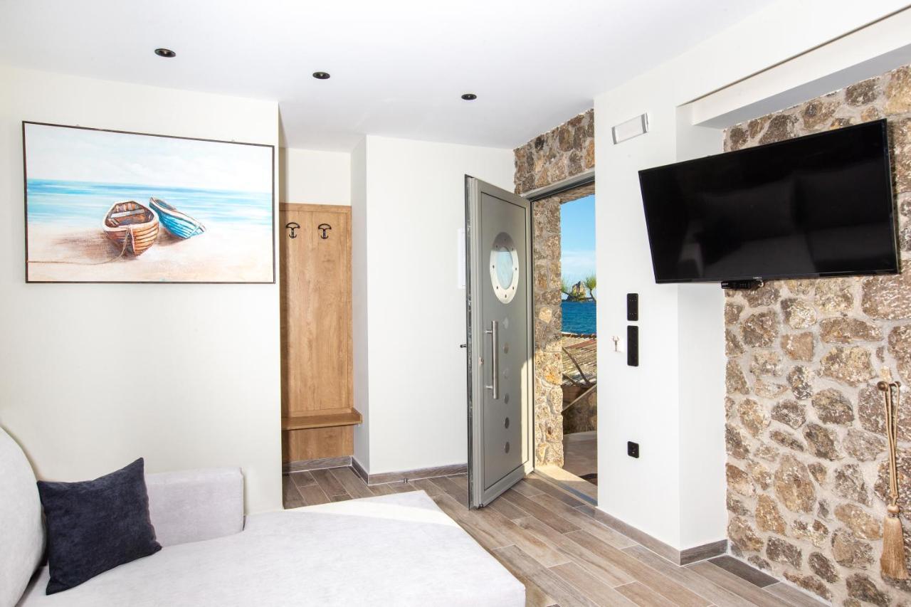 Black Rocks Family, Luxury Seafront Beach Maisonette Agios Gordios  Exteriör bild
