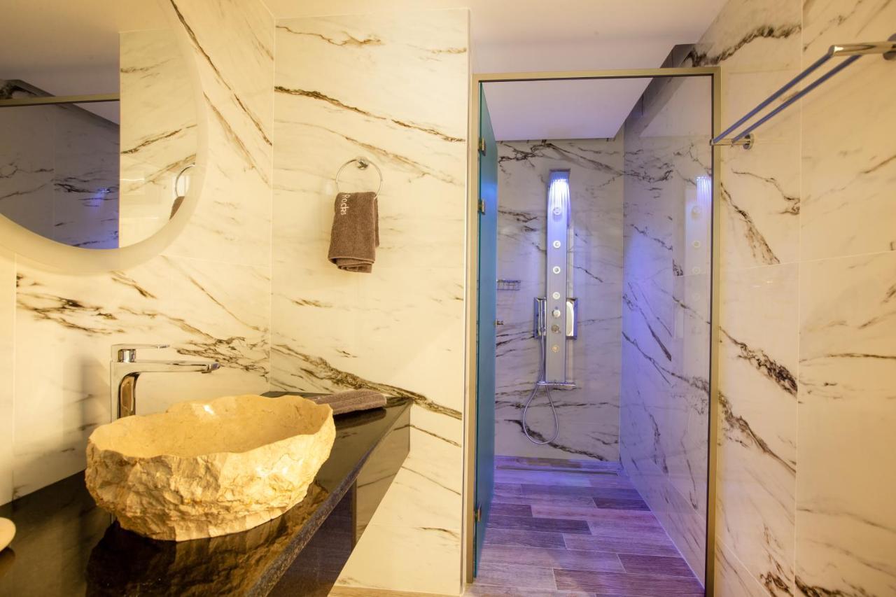 Black Rocks Family, Luxury Seafront Beach Maisonette Agios Gordios  Exteriör bild