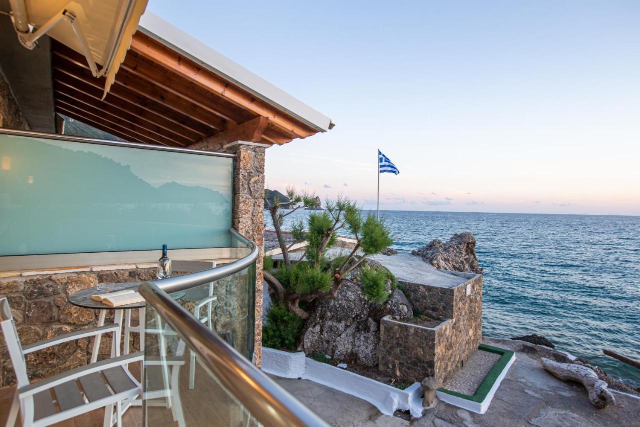 Black Rocks Family, Luxury Seafront Beach Maisonette Agios Gordios  Exteriör bild