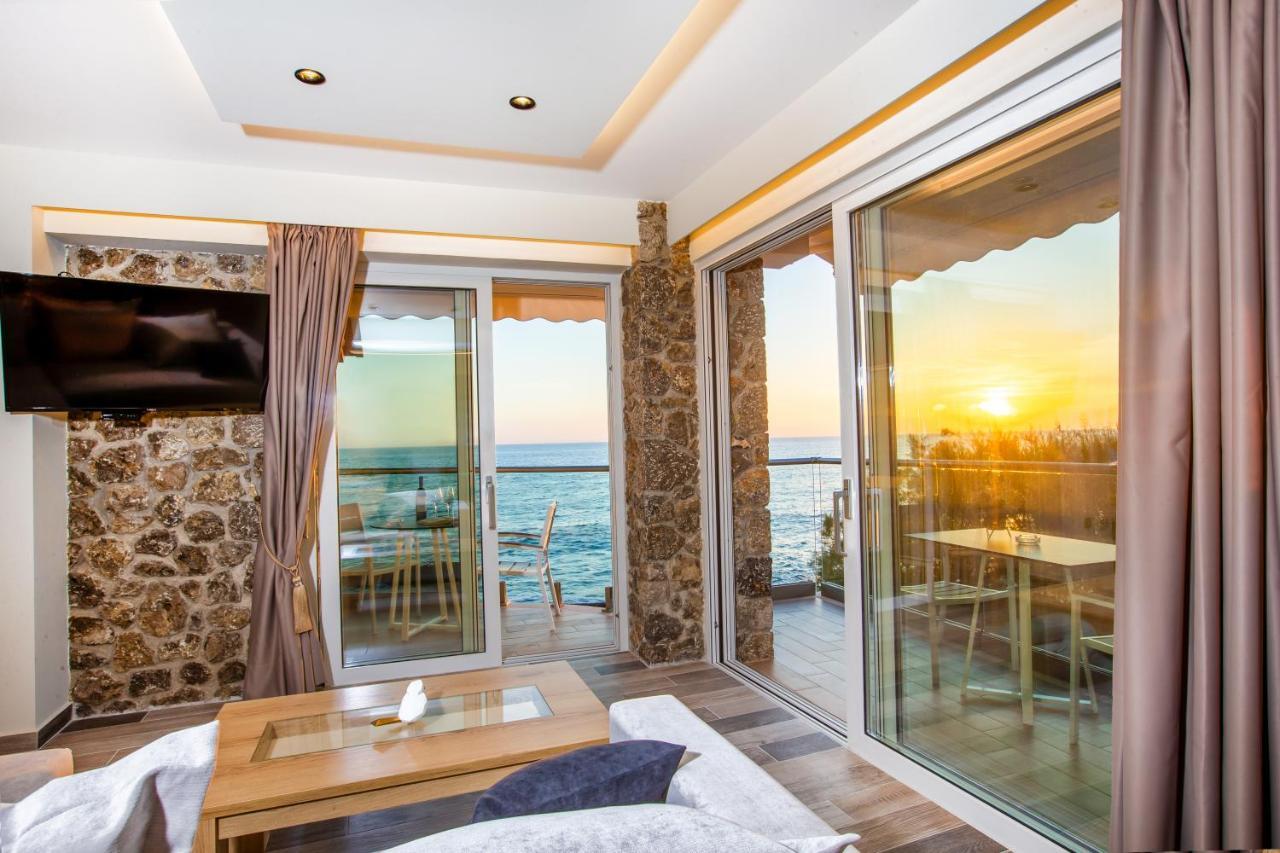 Black Rocks Family, Luxury Seafront Beach Maisonette Agios Gordios  Exteriör bild