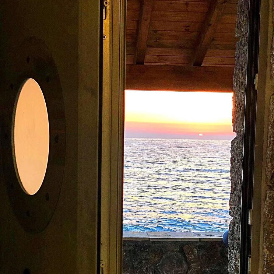 Black Rocks Family, Luxury Seafront Beach Maisonette Agios Gordios  Exteriör bild